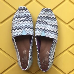 Women’s Toms